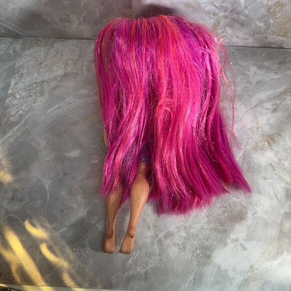 L.O.L. Surprise! O.M.G. Series Doll With Long Purple & Pink Hair Roller Chick - Picture 2 of 3